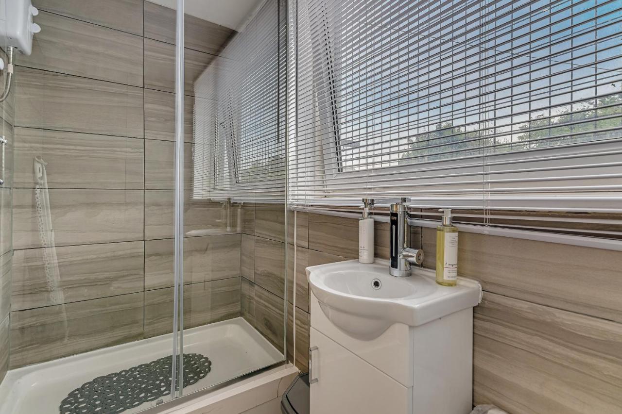 לונדון Suites By Rehoboth - Overcomers- Deptford מראה חיצוני תמונה
